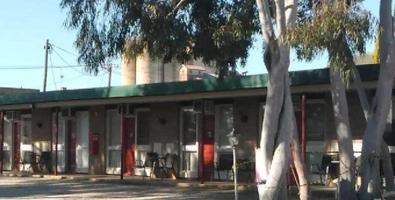 Smerdon Lodge Motel Horsham Buitenkant foto
