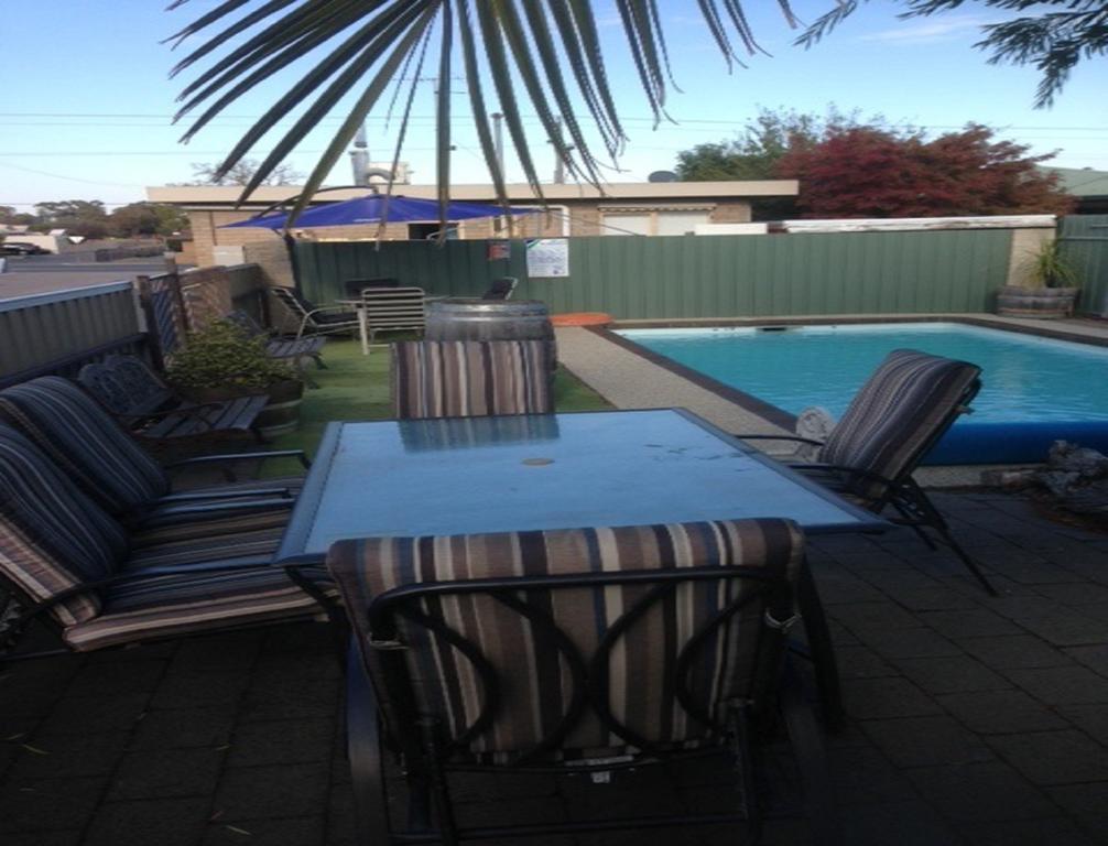 Smerdon Lodge Motel Horsham Buitenkant foto