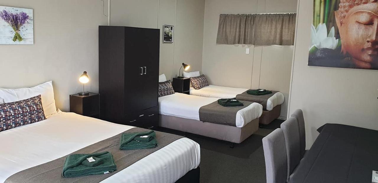 Smerdon Lodge Motel Horsham Buitenkant foto