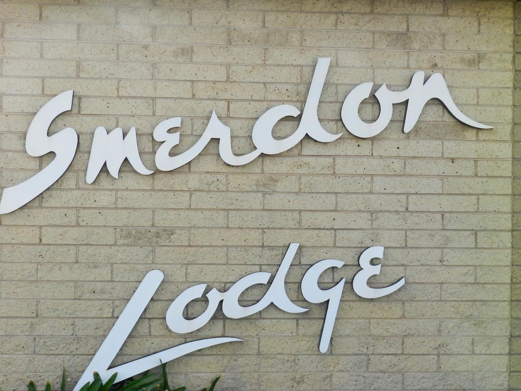 Smerdon Lodge Motel Horsham Buitenkant foto