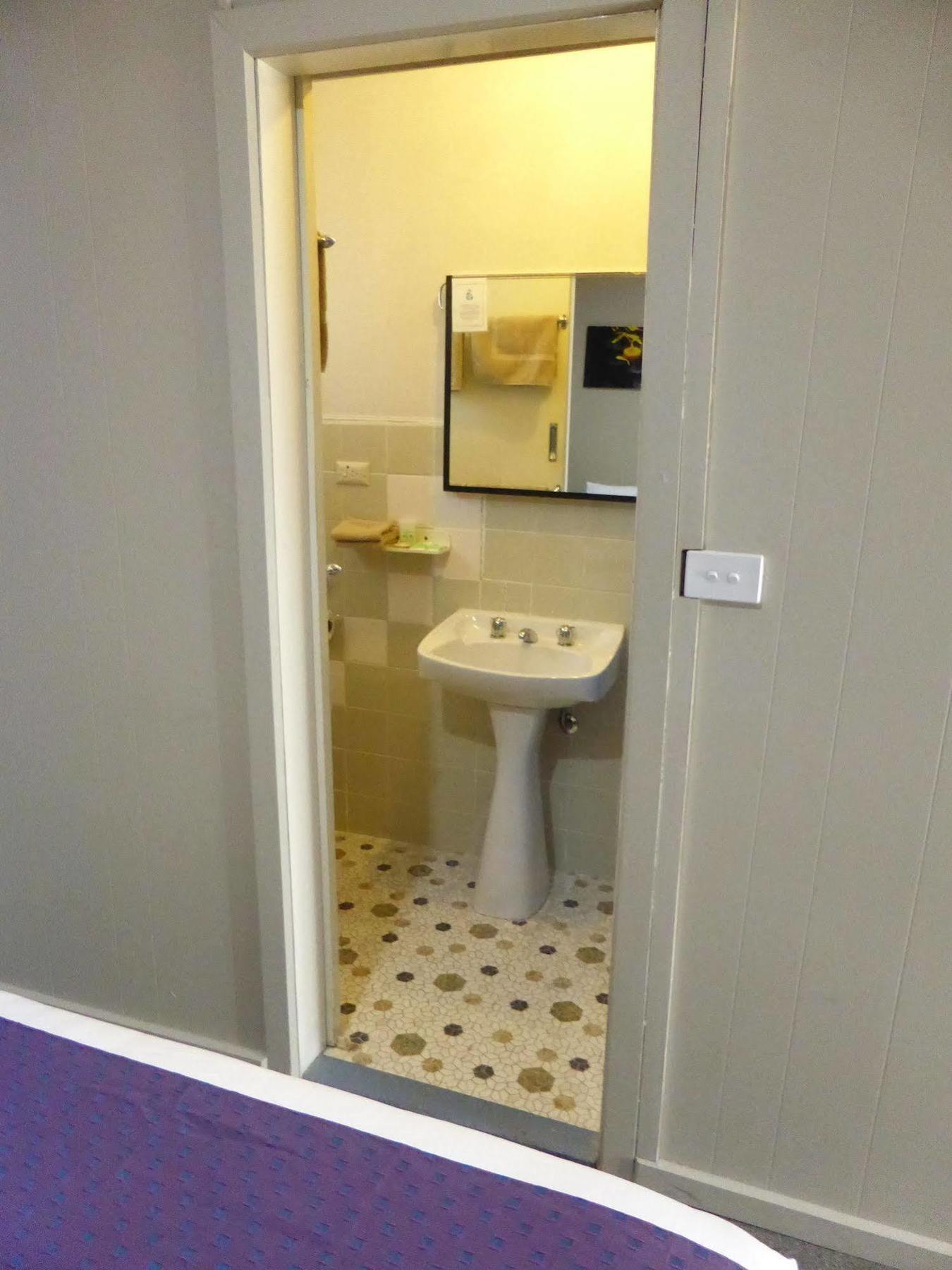 Smerdon Lodge Motel Horsham Buitenkant foto