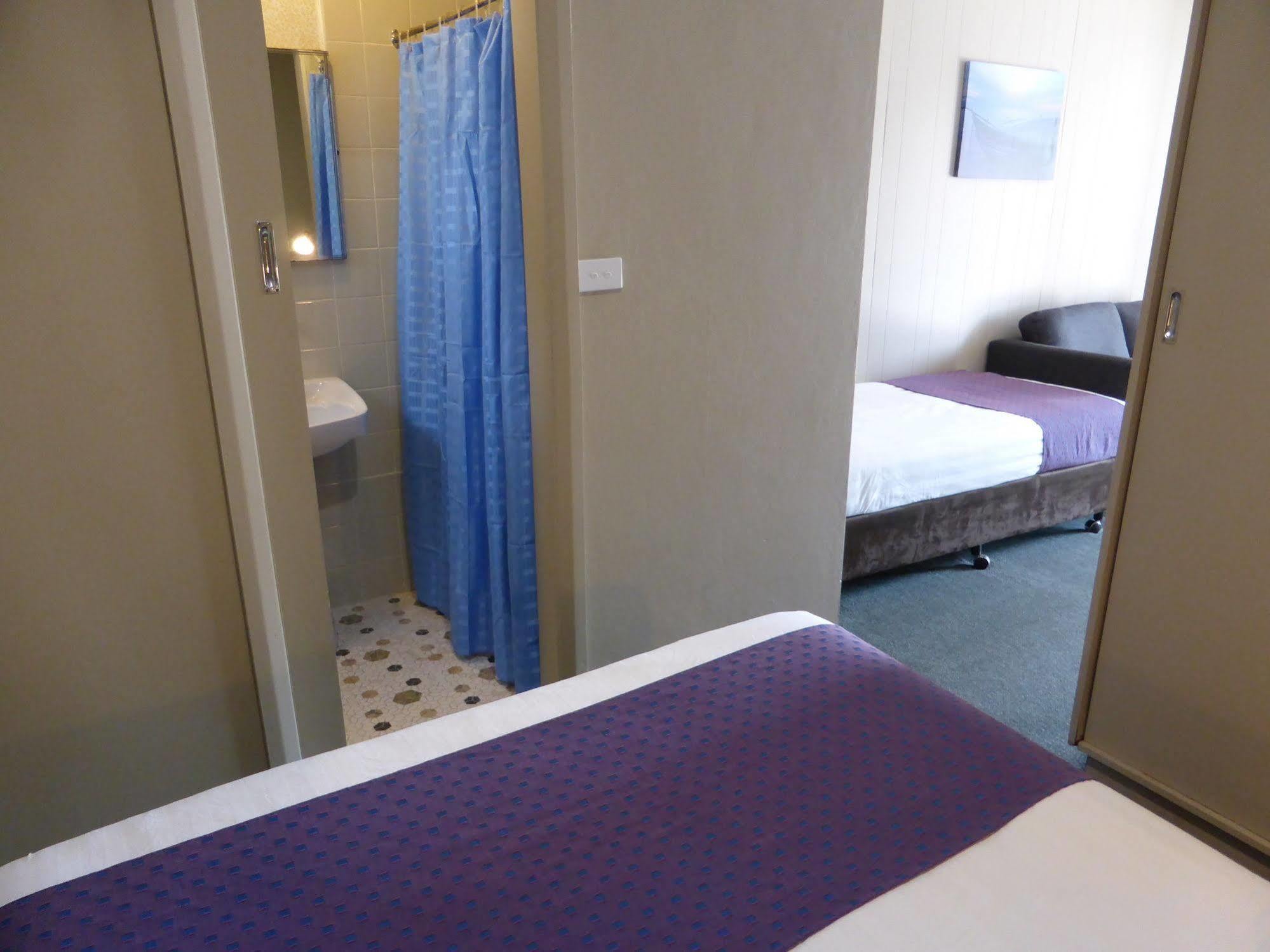 Smerdon Lodge Motel Horsham Buitenkant foto