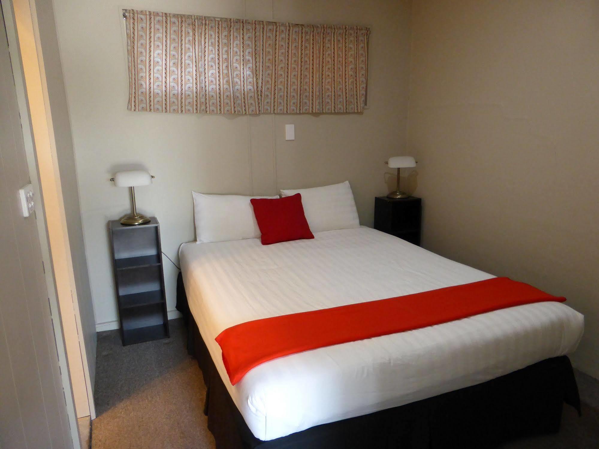 Smerdon Lodge Motel Horsham Buitenkant foto
