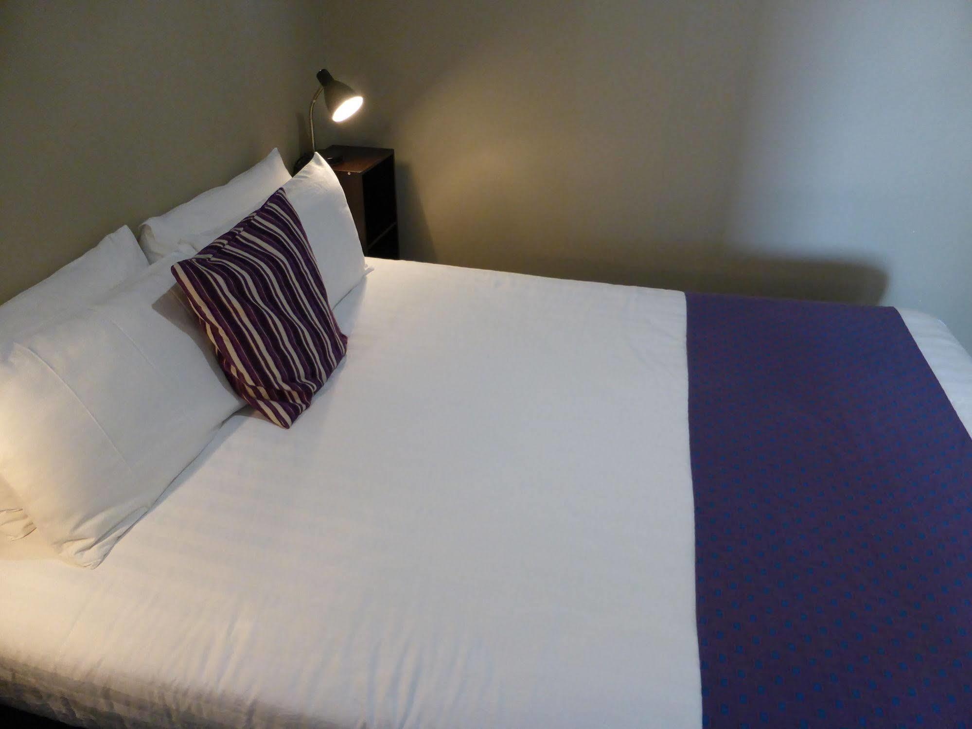 Smerdon Lodge Motel Horsham Buitenkant foto