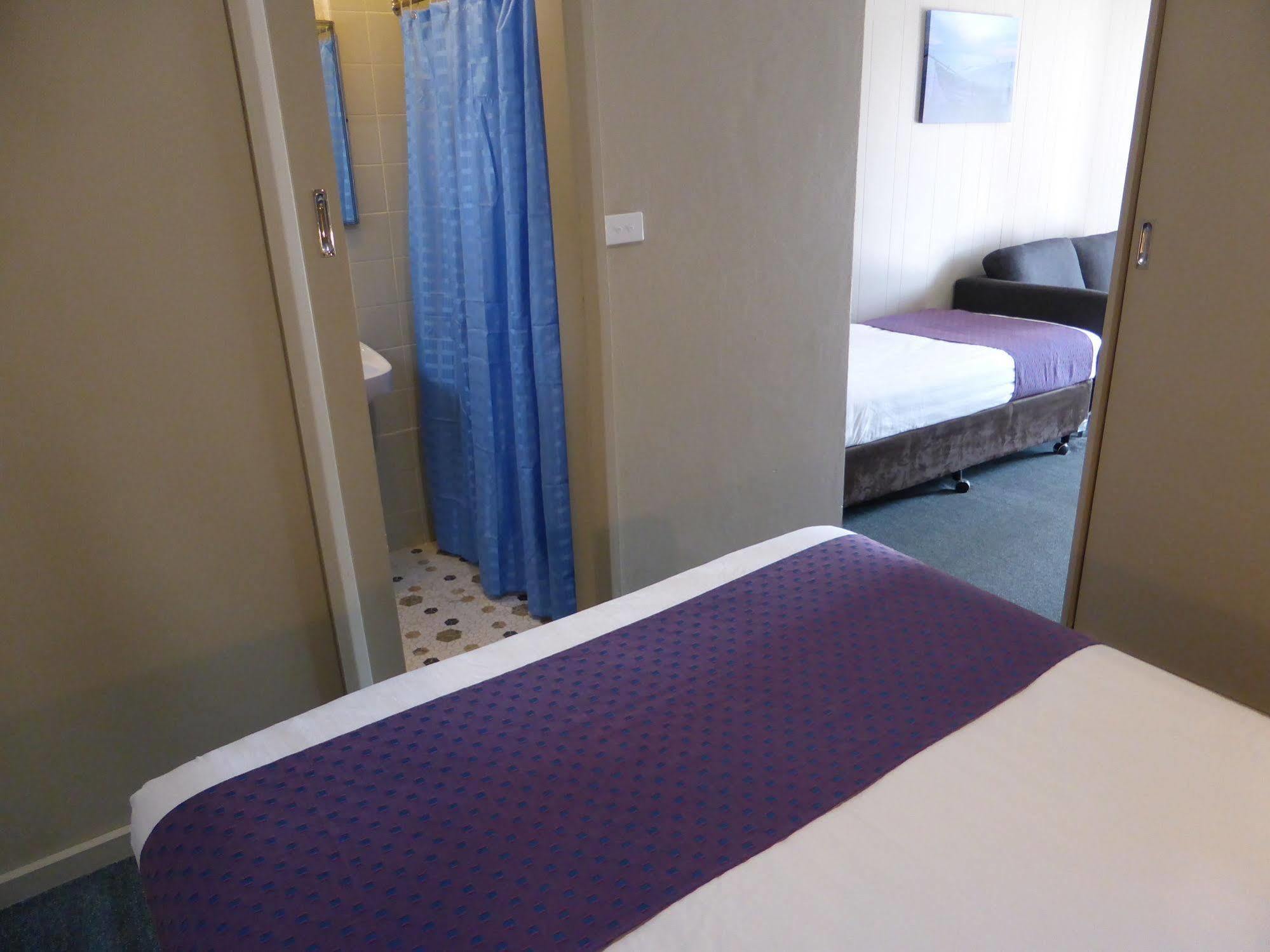 Smerdon Lodge Motel Horsham Buitenkant foto