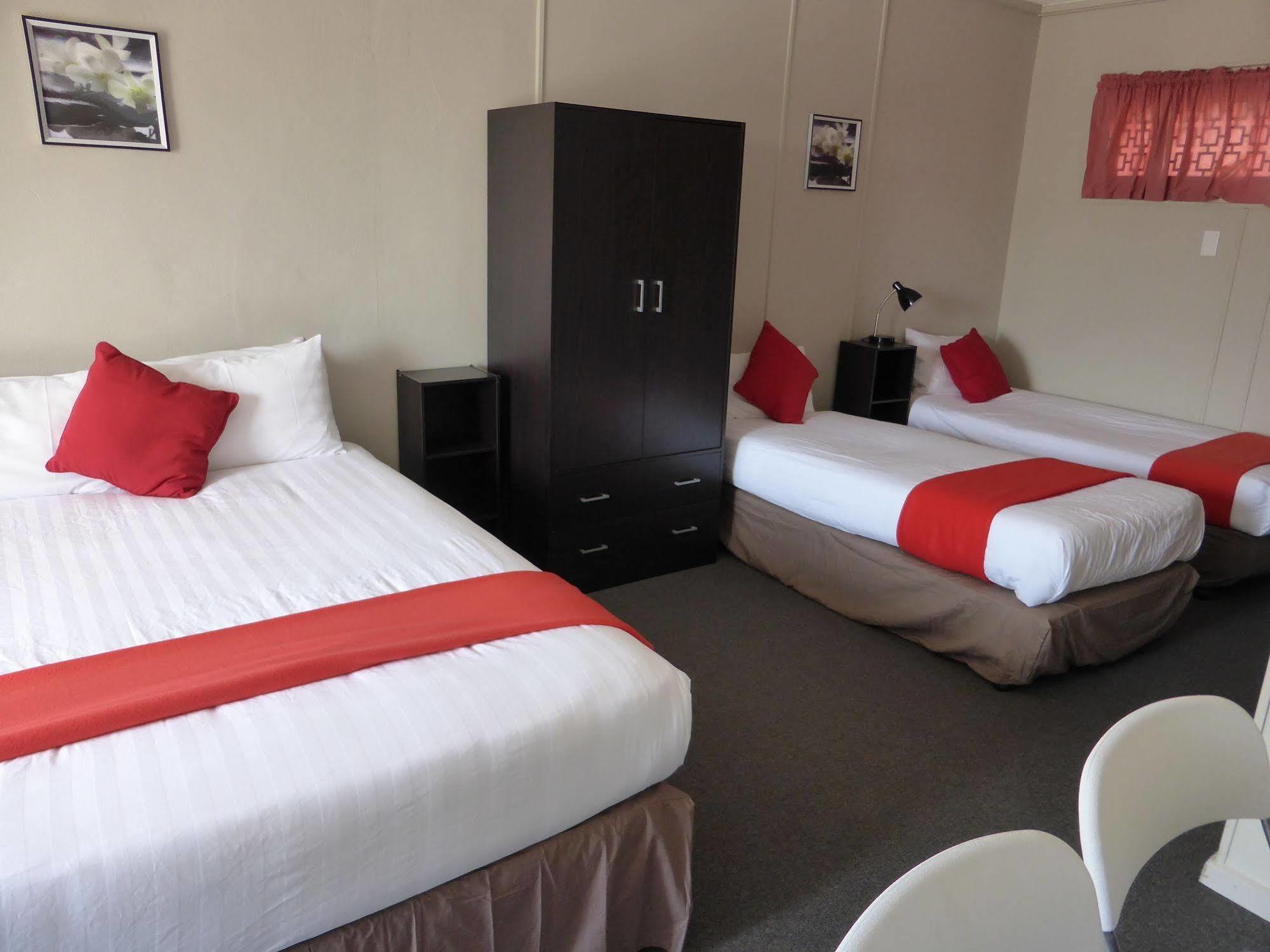 Smerdon Lodge Motel Horsham Buitenkant foto