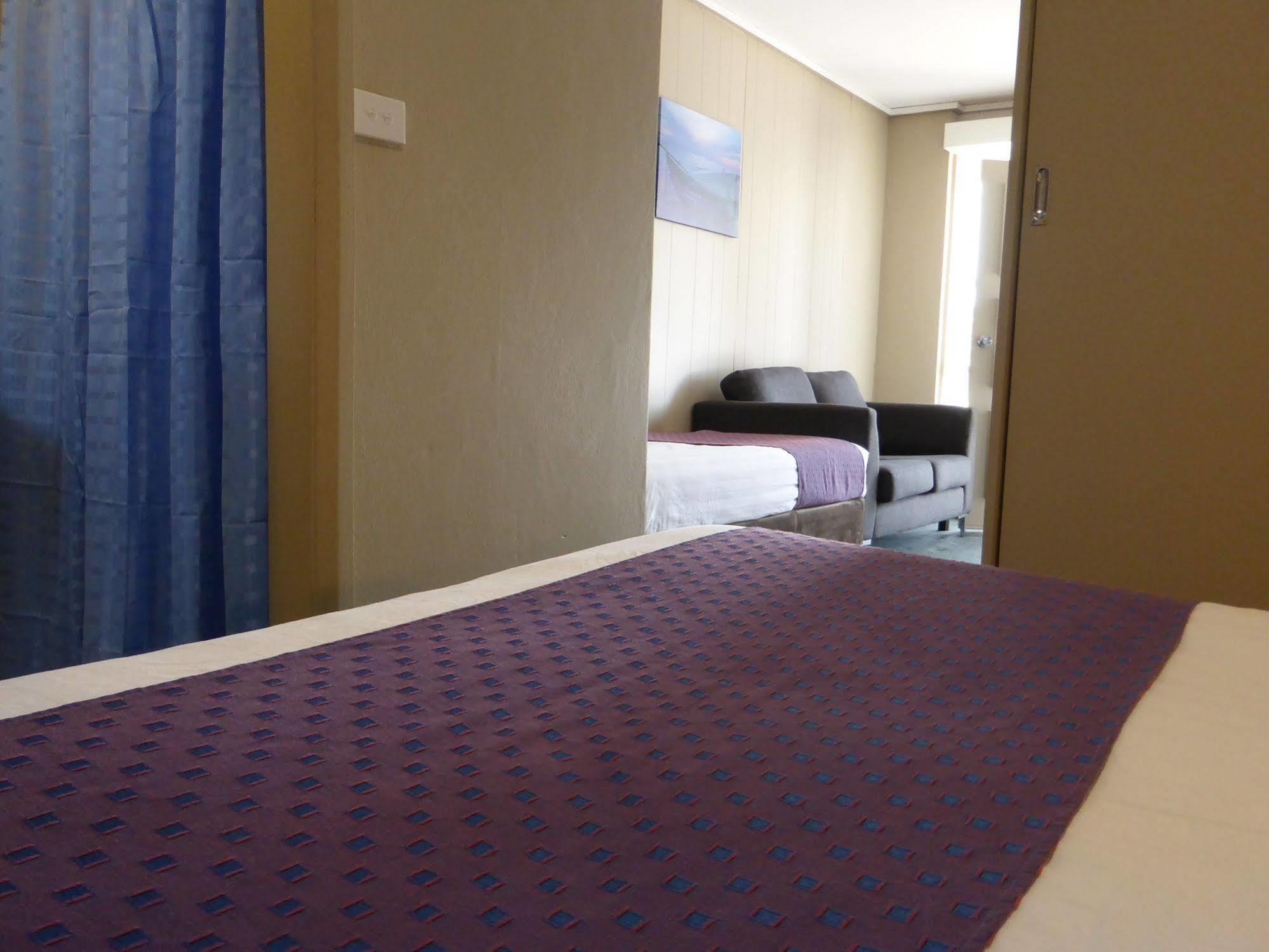 Smerdon Lodge Motel Horsham Buitenkant foto