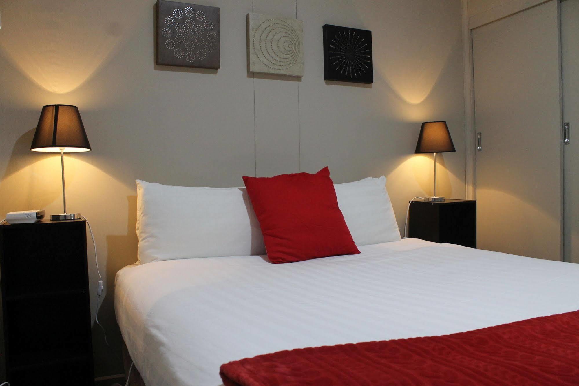 Smerdon Lodge Motel Horsham Buitenkant foto