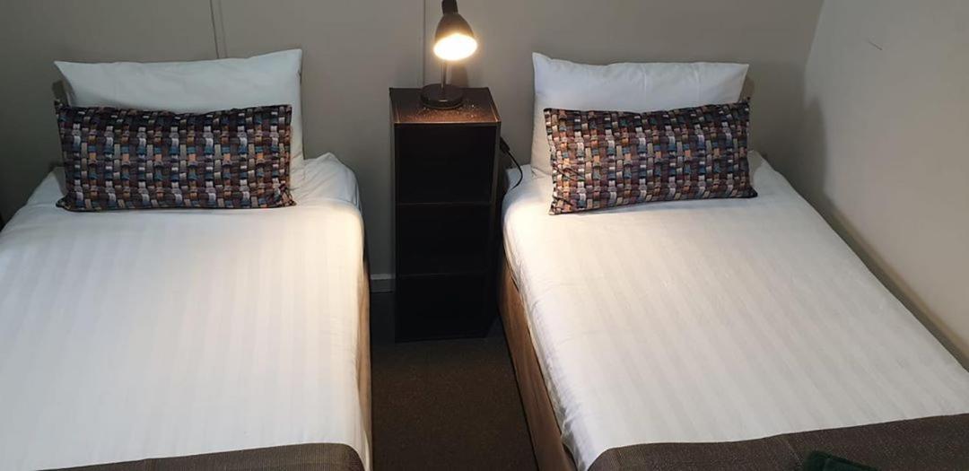 Smerdon Lodge Motel Horsham Buitenkant foto