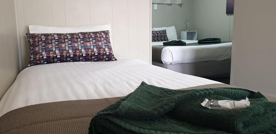 Smerdon Lodge Motel Horsham Buitenkant foto